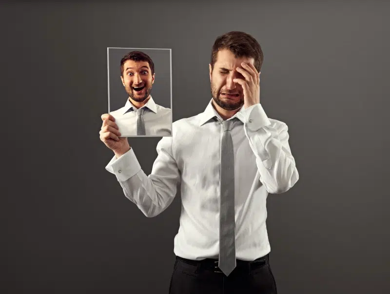 Forestil dig årets sommerfest, hvor alle går hjem med et smil på læben. Bestil underholdningen her