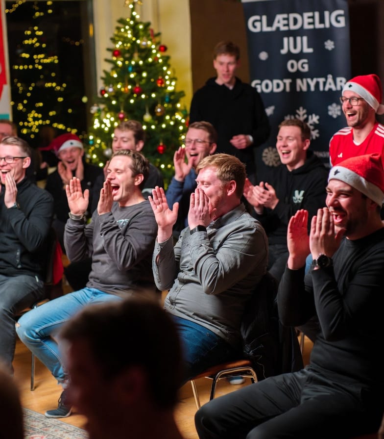 underholdning til firmafest hillerød. julefrokost underholdning hillerød. Billede fremstillet af AI