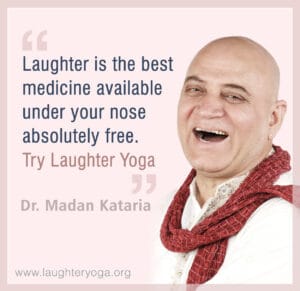 Latteryoga er opfundet af Madan Kataria på billedet. Latter er den bedste medicin. Latteryoga Fører Til Latter og Glæde